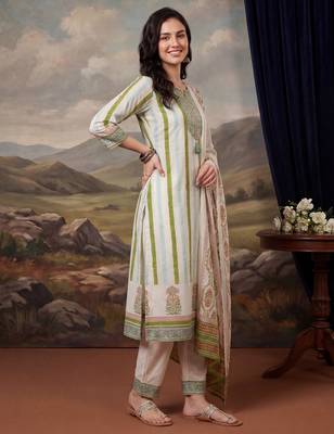 Off white printed pure cotton kurta trouser dupatta set 4