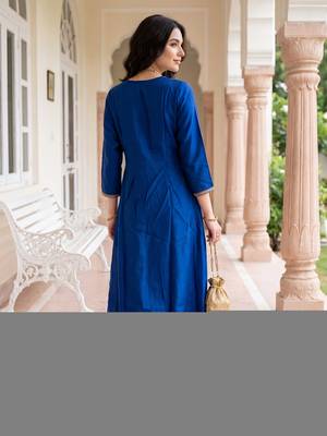 Blue embroidered silk blend kurta trouser dupatta set 3