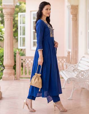 Blue embroidered silk blend kurta trouser dupatta set 4