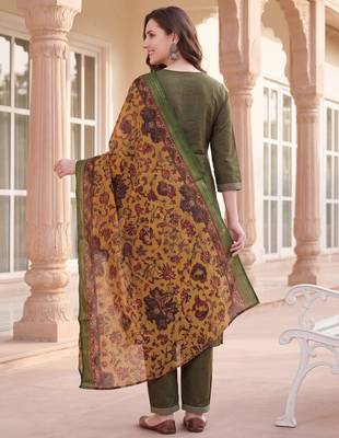 Green yoke design silk blend kurta trouser dupatta set 3
