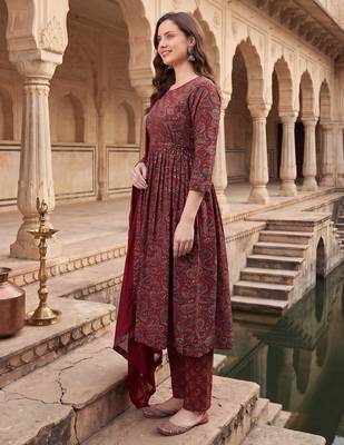Maroon printed pure cotton kurta trouser dupatta set 4