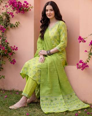 Green printed pure cotton kurta trouser dupatta set 1