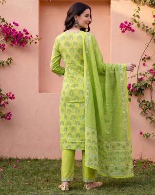 Green printed pure cotton kurta trouser dupatta set 3