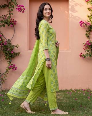 Green printed pure cotton kurta trouser dupatta set 4