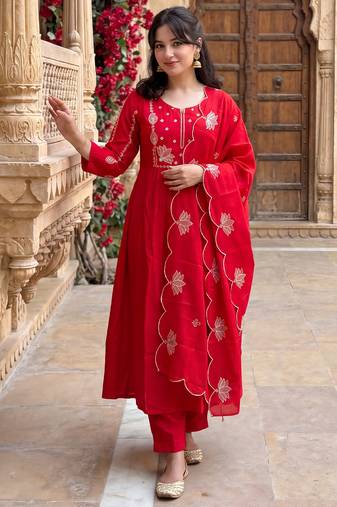Red embroidered silk blend kurta trouser dupatta set