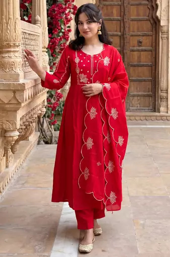 Red embroidered silk blend kurta trouser dupatta set