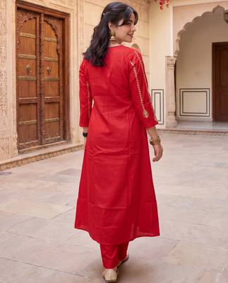 Red embroidered silk blend kurta trouser dupatta set 2