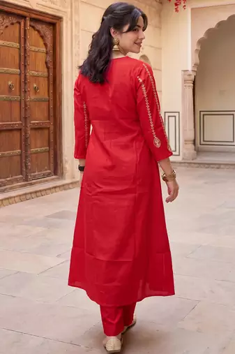Red embroidered silk blend kurta trouser dupatta set