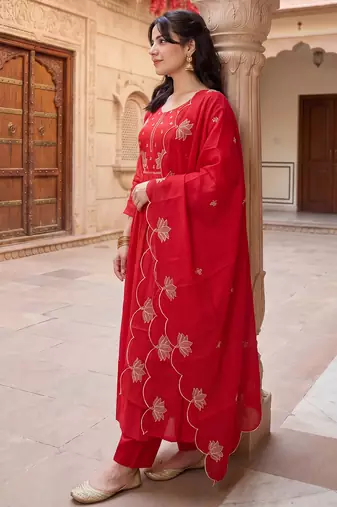 Red embroidered silk blend kurta trouser dupatta set