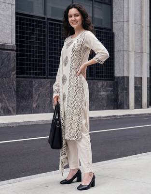 Off white printed pure cotton kurta trouser dupatta set 4