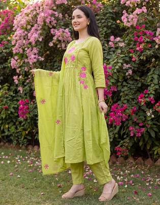 Green embroidered pure cotton kurta trouser dupatta set 1