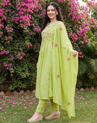 Green embroidered pure cotton kurta trouser dupatta set 2