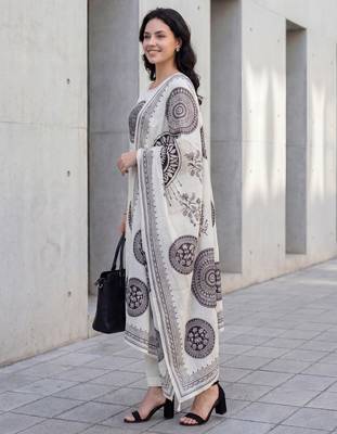 Off white printed pure cotton kurta trouser dupatta set 4