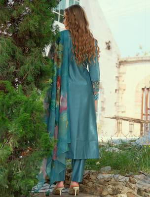 Blue embroidered liva kurta trouser dupatta set 2