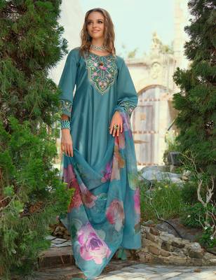 Blue embroidered liva kurta trouser dupatta set 4