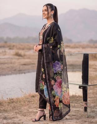 Black printed silk blend kurta trouser dupatta set 4