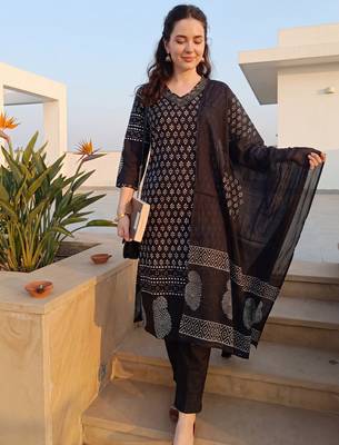Black printed pure cotton kurta trouser dupatta set 4