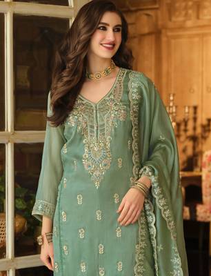 Green embroidered organza kurta trouser dupatta set 2