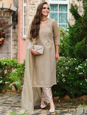 Brown embroidered silk blend kurta trouser dupatta set 3