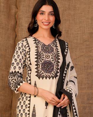 Cream printed pure cotton kurta trouser dupatta set 4