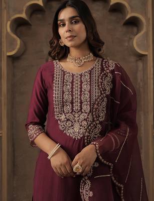 Burgundy embroidered liva kurta trouser dupatta set 1