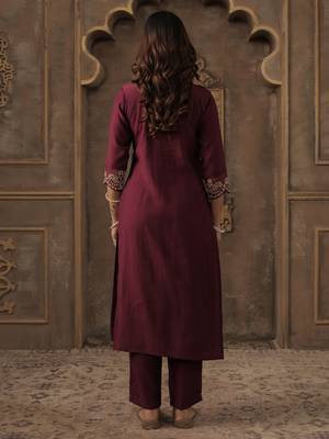 Burgundy embroidered liva kurta trouser dupatta set 2