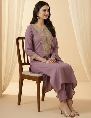 Lavender embroidered silk blend kurta trouser dupatta set 4