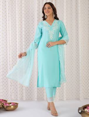 Blue embroidered liva kurta trouser dupatta set 4
