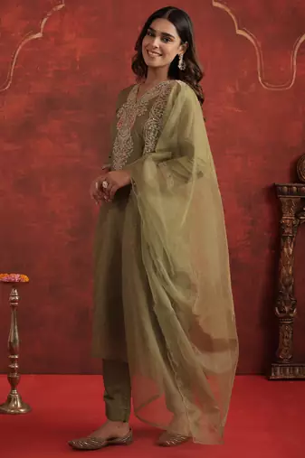 Green embroidered silk blend kurta trouser dupatta set