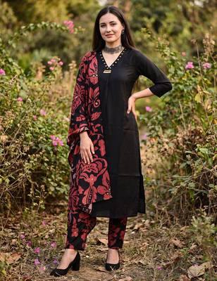 Black solid pure cotton kurta trouser dupatta set 4