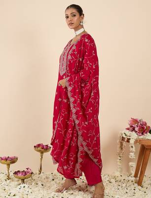 Pink embroidered silk blend kurta trouser dupatta set 4
