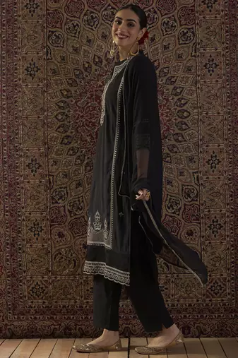 Black embroidered silk blend kurta trouser dupatta set