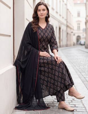 Black printed pure cotton kurta trouser dupatta set 1