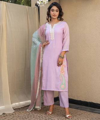 Lilac embroidered kurta with pant and dupatta 1