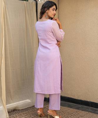 Lilac embroidered kurta with pant and dupatta 5