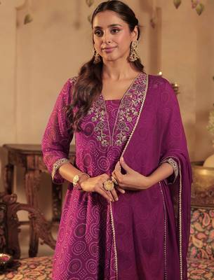 Burgundy embroidered georgette kurta trouser dupatta set 2