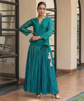 Green chanderi embroidered top and skirt set 1