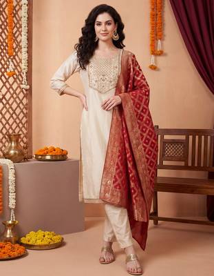 Off white embroidered silk blend kurta trouser dupatta set 1