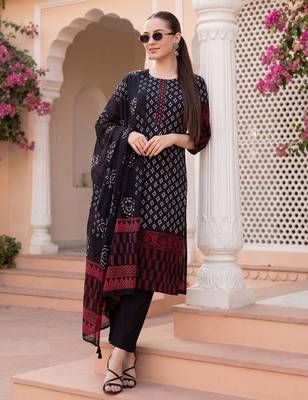 Black printed pure cotton kurta trouser dupatta set 1