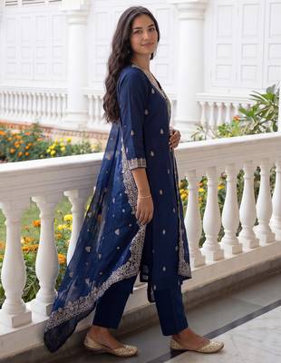 Blue embroidered silk blend kurta trouser dupatta set 3