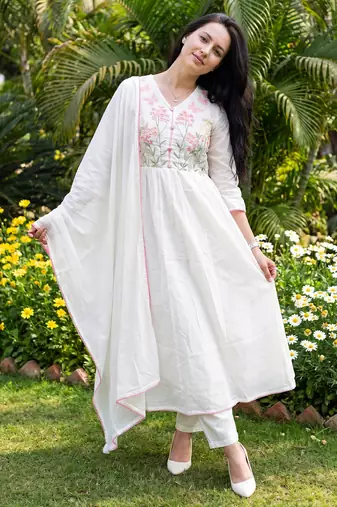Off white embroidered pure cotton kurta trouser dupatta set