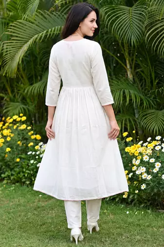 Off white embroidered pure cotton kurta trouser dupatta set