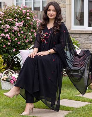 Black embroidered pure cotton kurta trouser dupatta set 1