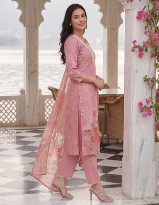 Pink embroidered linen kurta trouser dupatta set 3