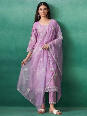 Lavender embroidered silk blend kurta trouser dupatta set 3