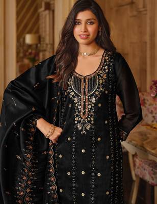 Black embroidered silk blend kurta trouser dupatta set 4