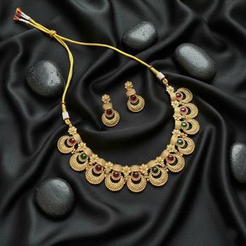 Vibrant dual rani & green color matte gold necklace set for traditional events 2