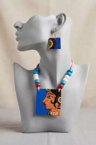 Artistic handcrafted multi color wooden handcraft necklace set suitable for everyday wear