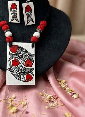 Classic crimson red color wooden handcraft necklace set perfect for traditional styling 1