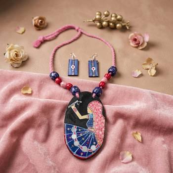 Ornate carved multi color wooden handcraft necklace set ideal for festive events 2
